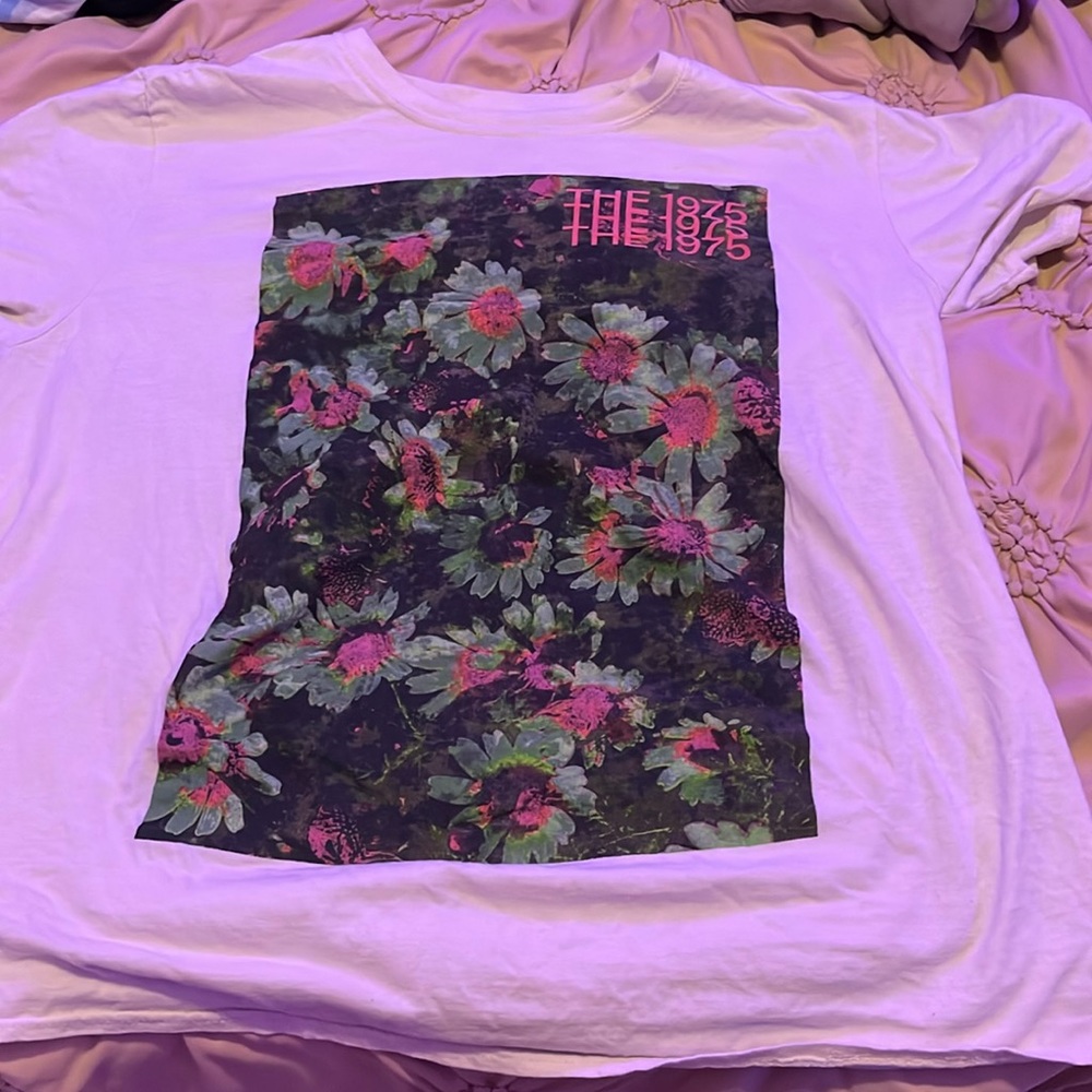 1975 floral t shirt